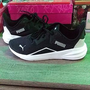 Women puma shoes